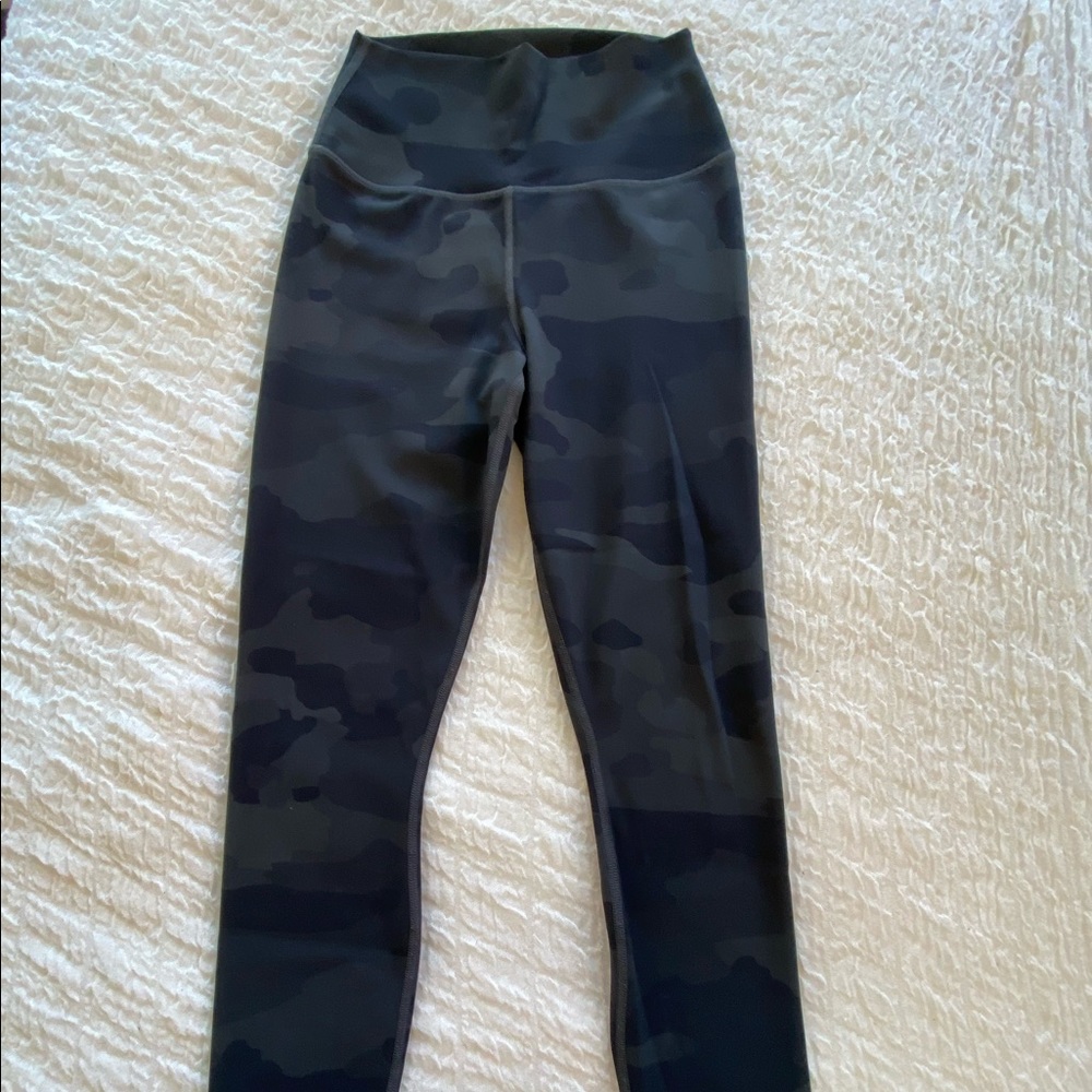 Alo Yoga Camo Leggings